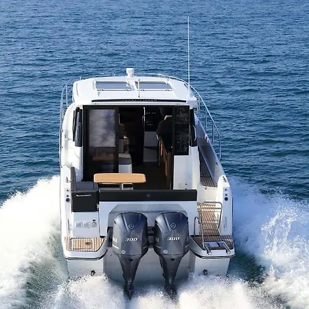 Bateau Njoy * Saint-Laurent-du-Var
