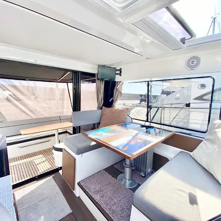 Bateau Njoy Botel